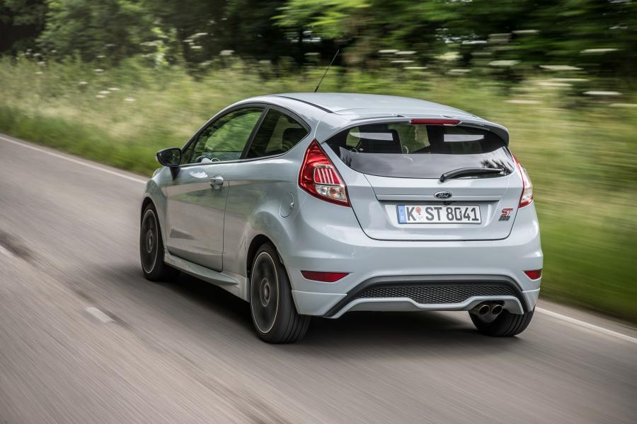 Ford Fiesta ST200 2016 года  (UK) (фото 27 из 31)